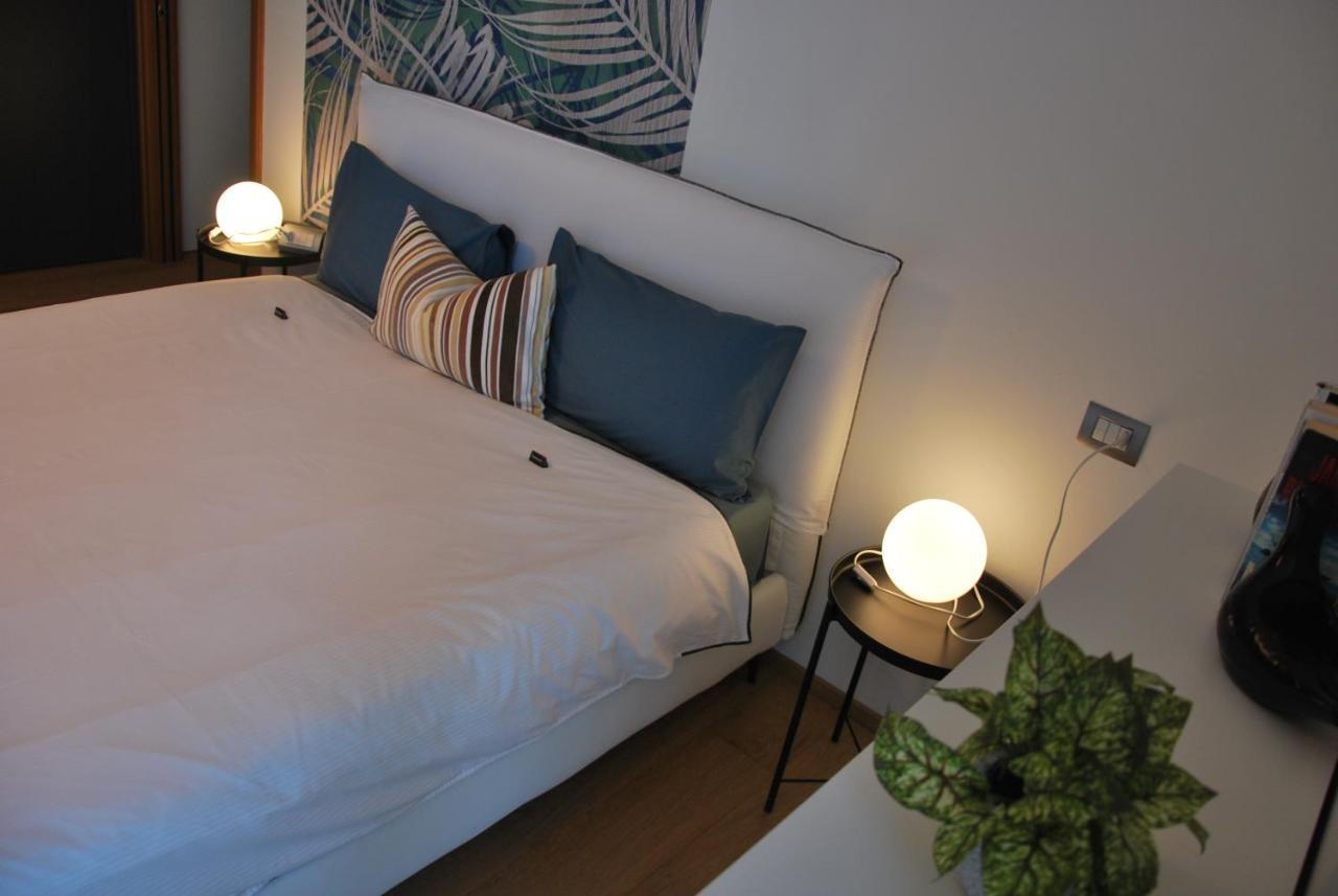 Suite 51 Appartamento Con Terrazzo A 50 Mt Dal Lago - Private Parking (Adults Only) Arona Exterior foto