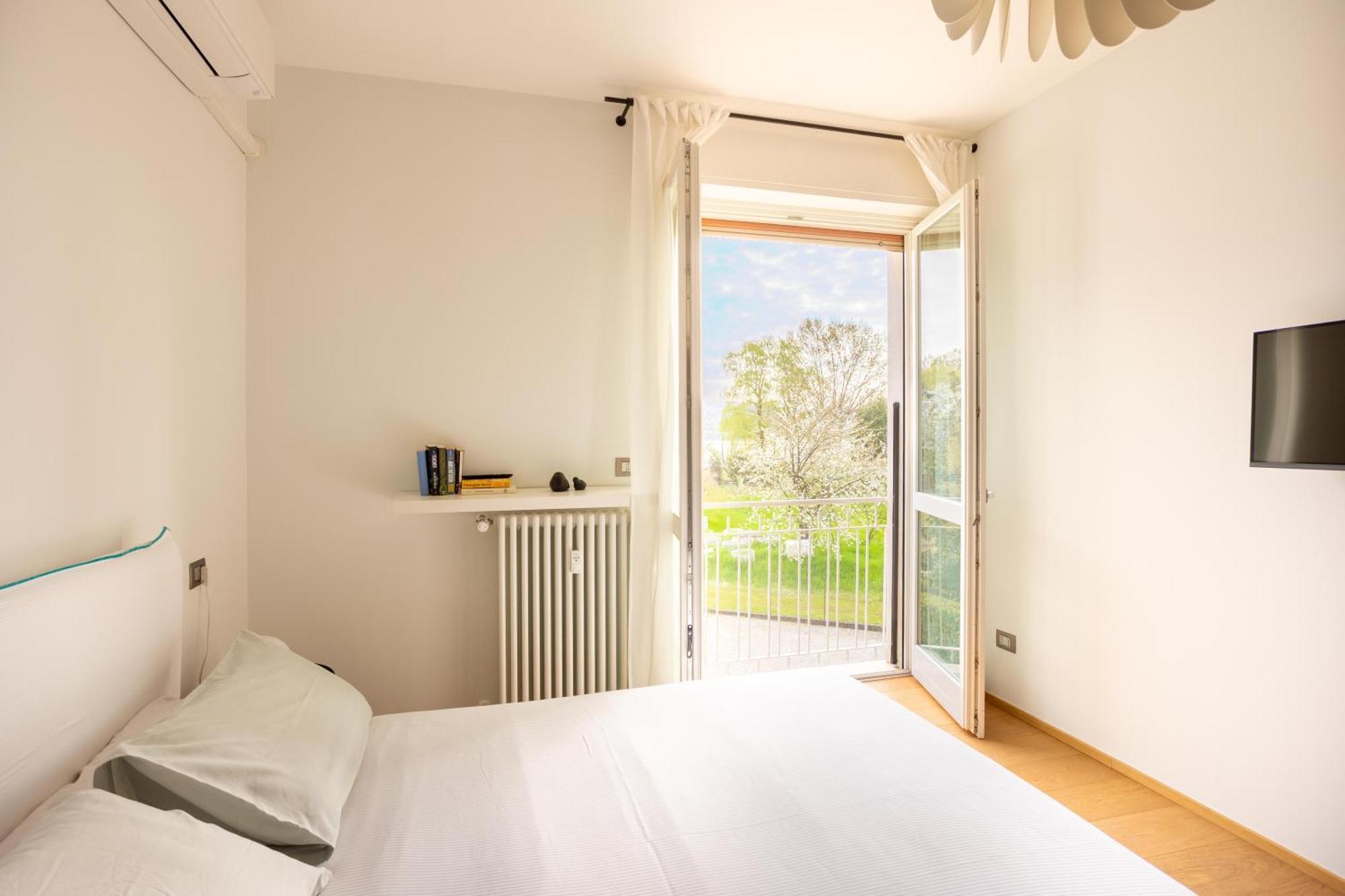 Suite 51 Appartamento Con Terrazzo A 50 Mt Dal Lago - Private Parking (Adults Only) Arona Exterior foto