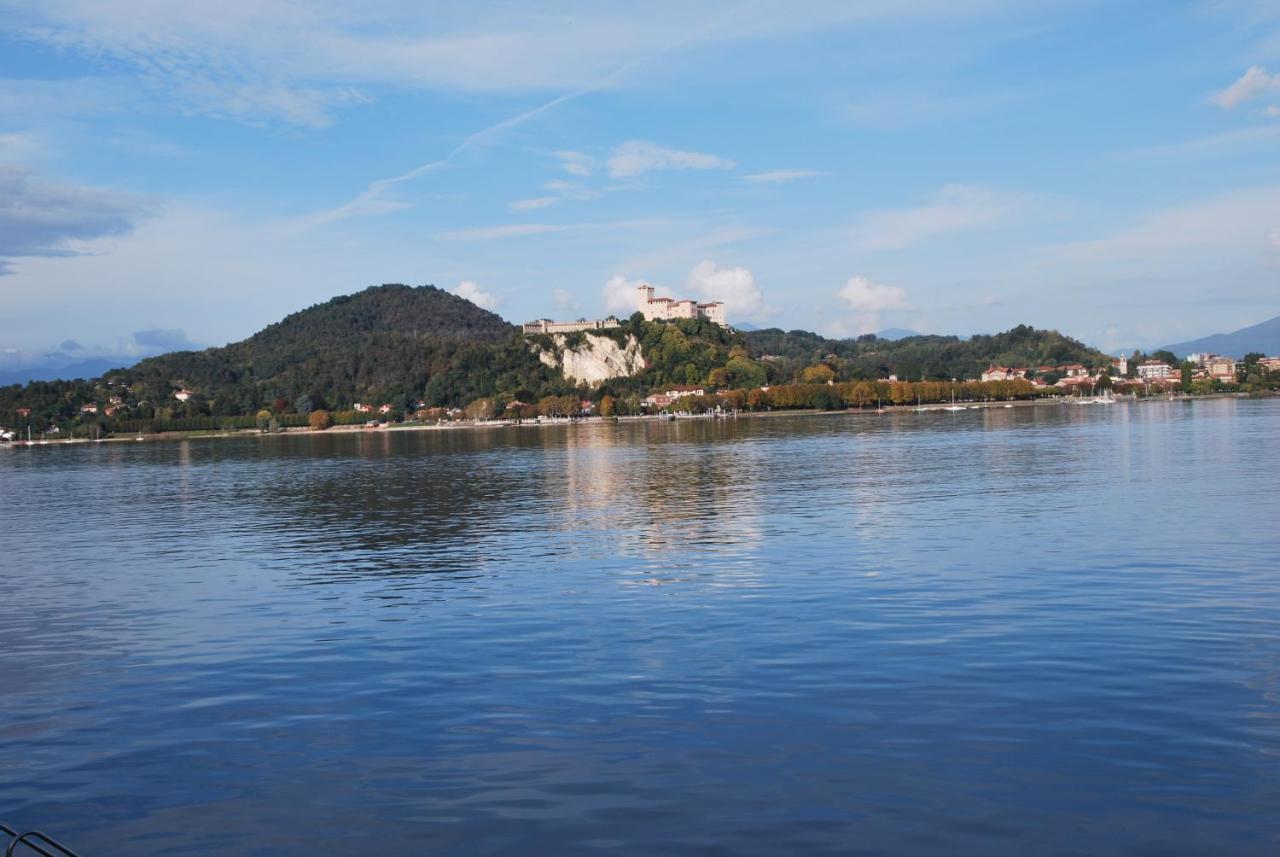 Suite 51 Appartamento Con Terrazzo A 50 Mt Dal Lago - Private Parking (Adults Only) Arona Exterior foto